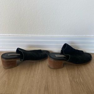 Black Steve Madden suede mule/slides